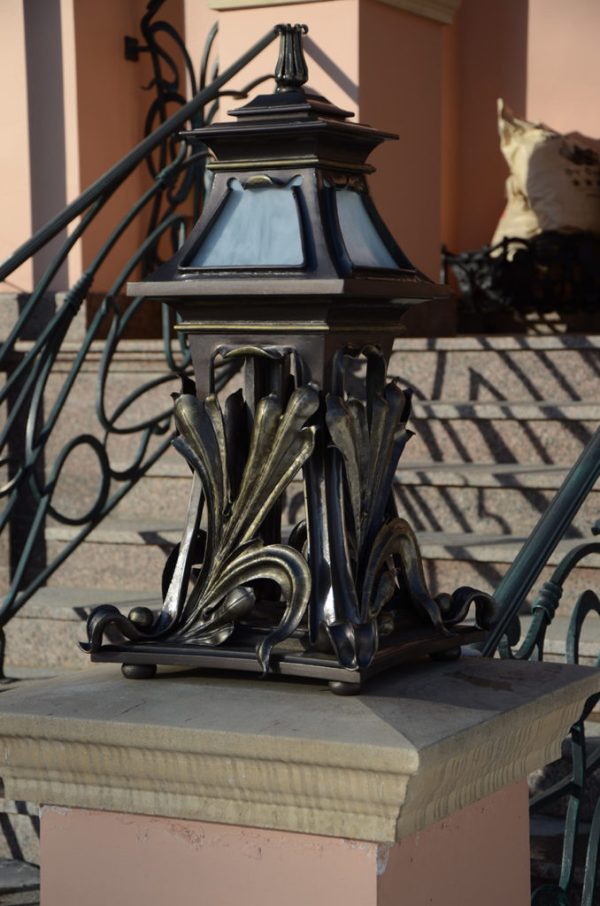 Buitenlamp staand in Art Nouveau stijl – NP201309647 detail