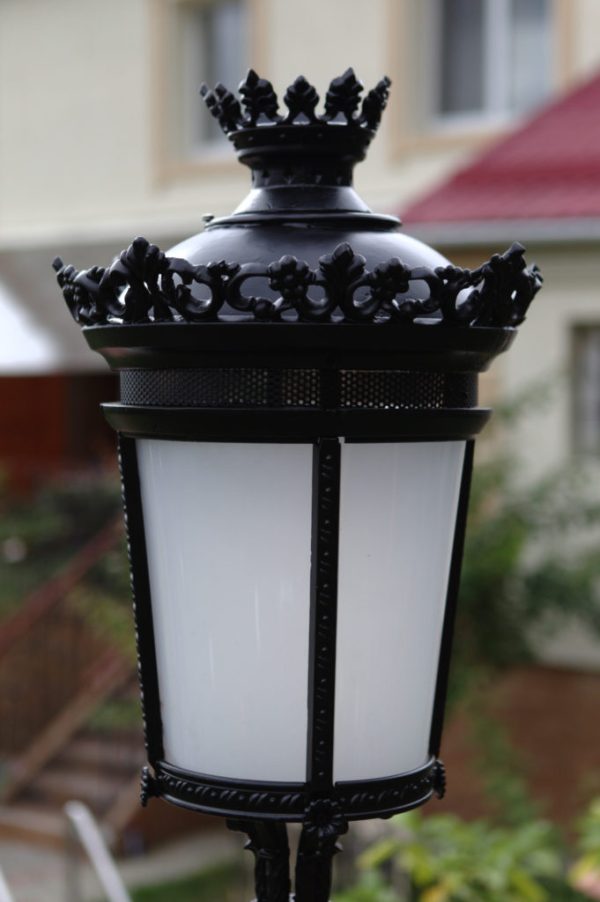 Lamppost-streetlamp-Paris-Royal-with-1-lantern H3m05