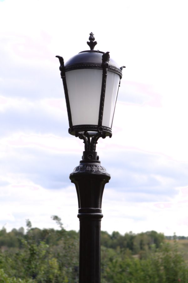 Lamppost, street lamp “Tulip”; 1 lantern H304 detail top