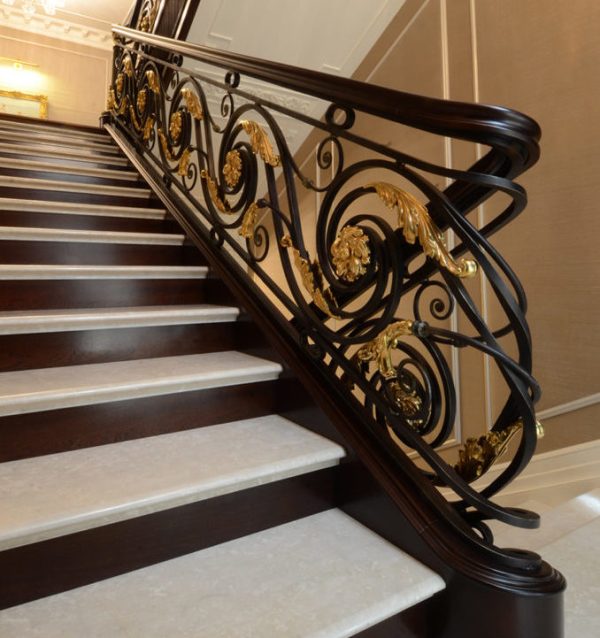 Smeedijzeren trapleuning en balustrade “ClassicWood”