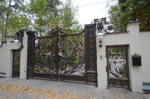 Wrought iron entrance gate 'Russian Style'