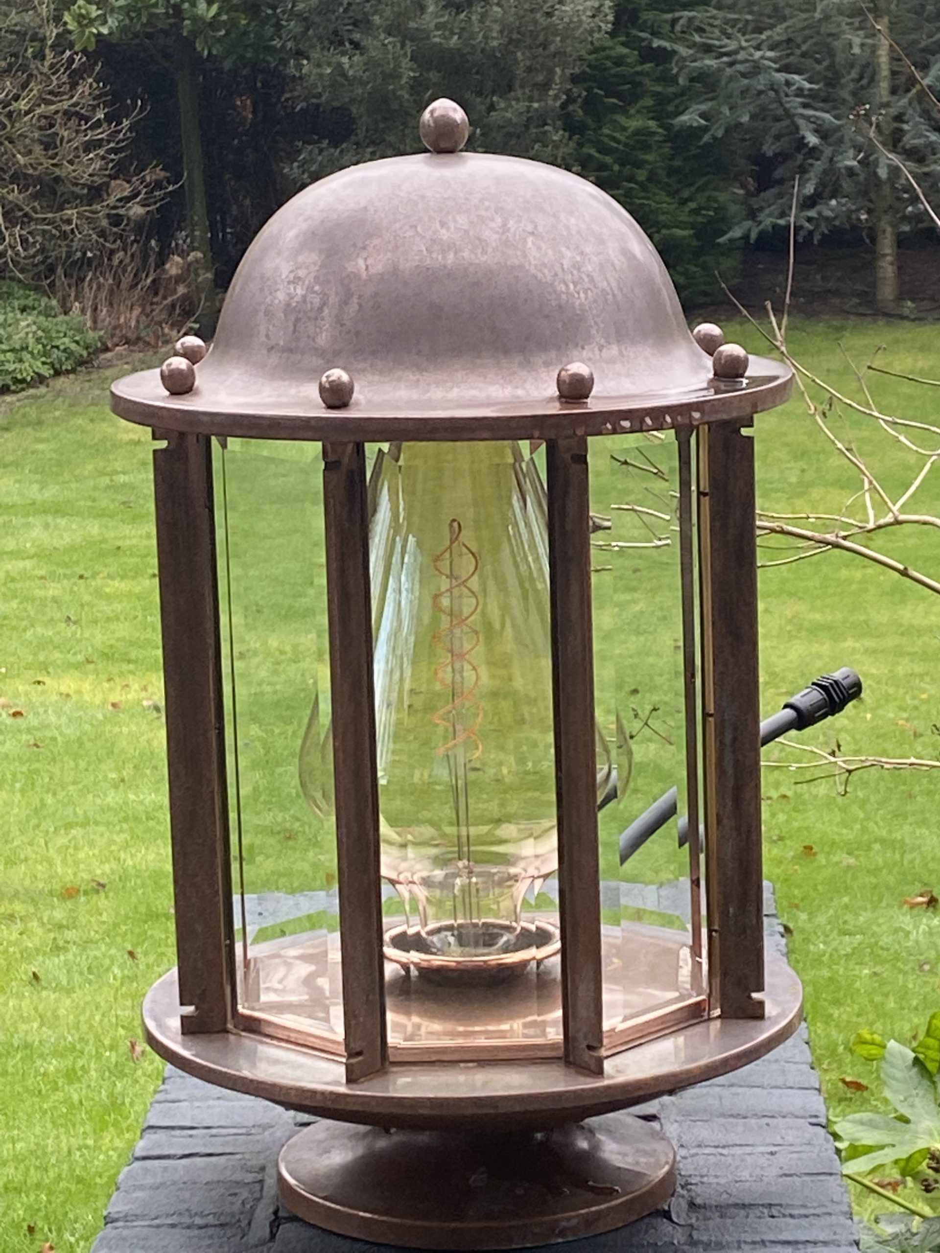 front-view garden lamp