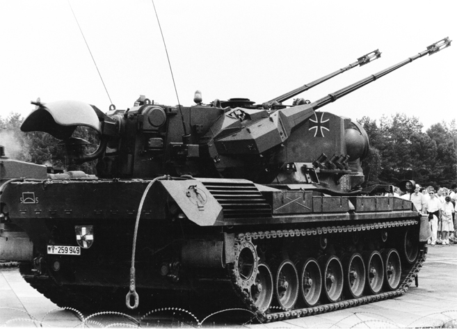 Flakpanzer Gebhard beim Flugtag 1985 in Ramstein