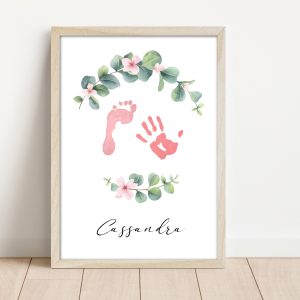 Affiche empreintes prénom bébé couronne de fleurs