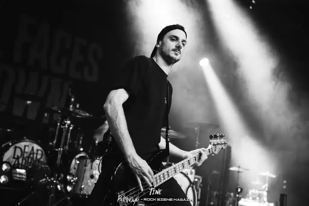 ALL FACES DOWN Stuttgart Im Wizemann by Tine Blessing