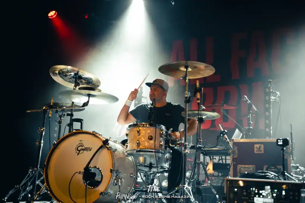 ALL FACES DOWN Stuttgart Im Wizemann by Tine Blessing
