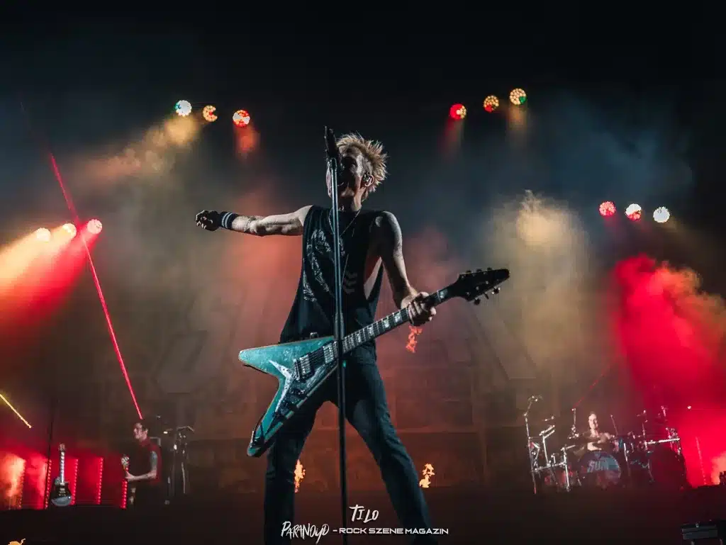 SUM 41 heizen ordentlich ein