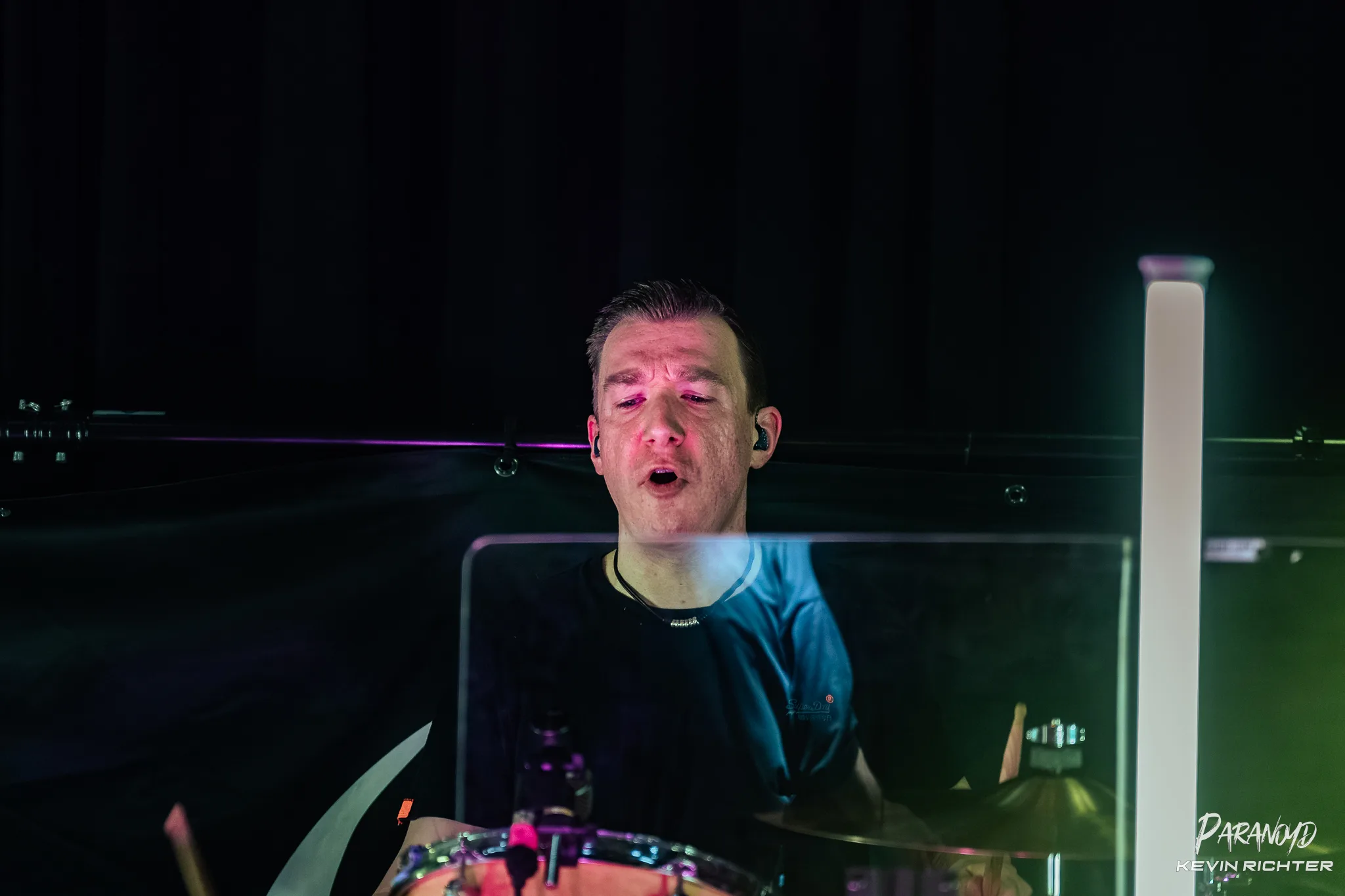 Dystopian Vol III live auf der Bühne beim Konzert © Kevin Richter