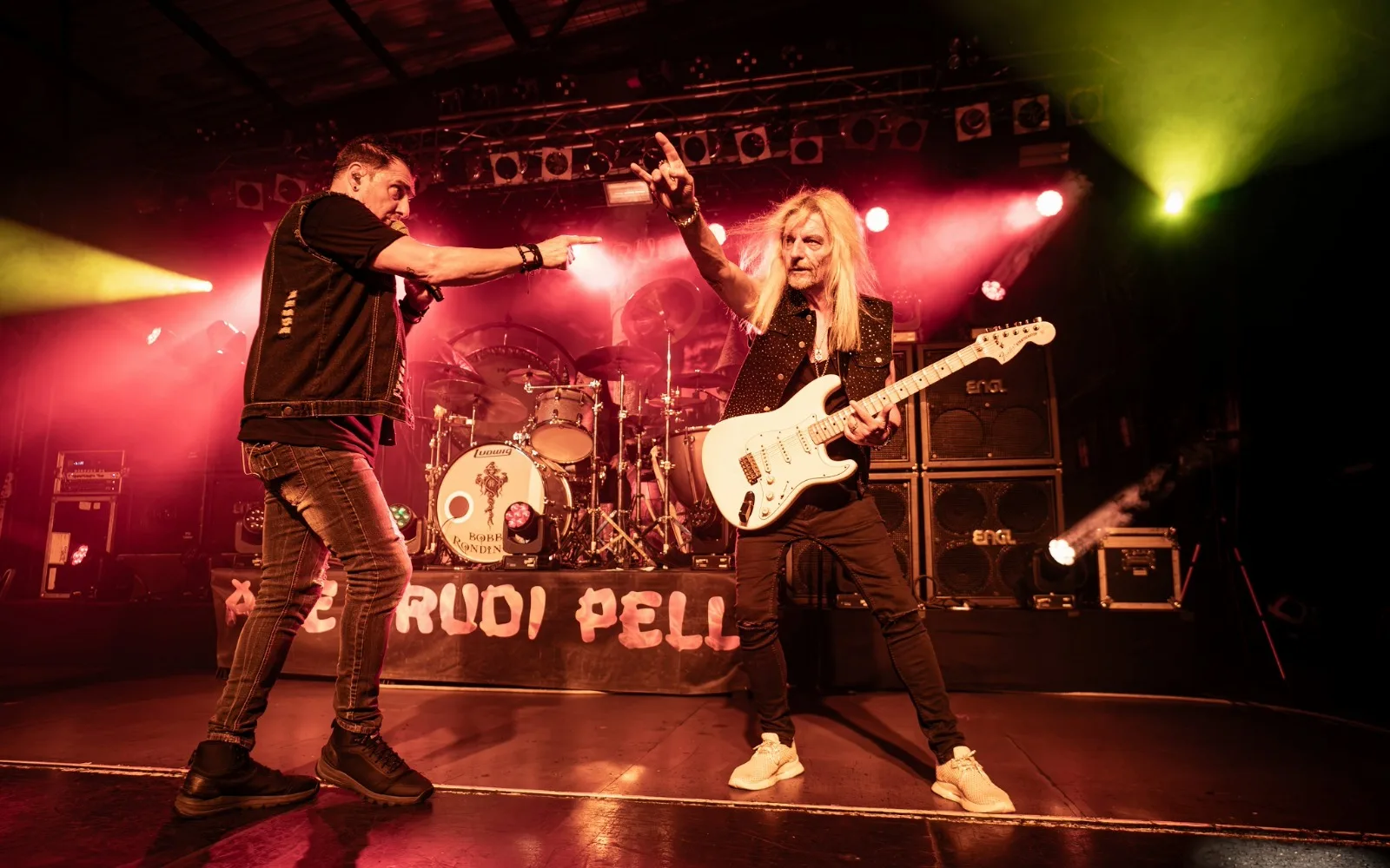 AXEL RUDI PELL vor begeistertem Publikum beim Konzert beim Konzert in Stuttgart – Credit: Marc Blessing