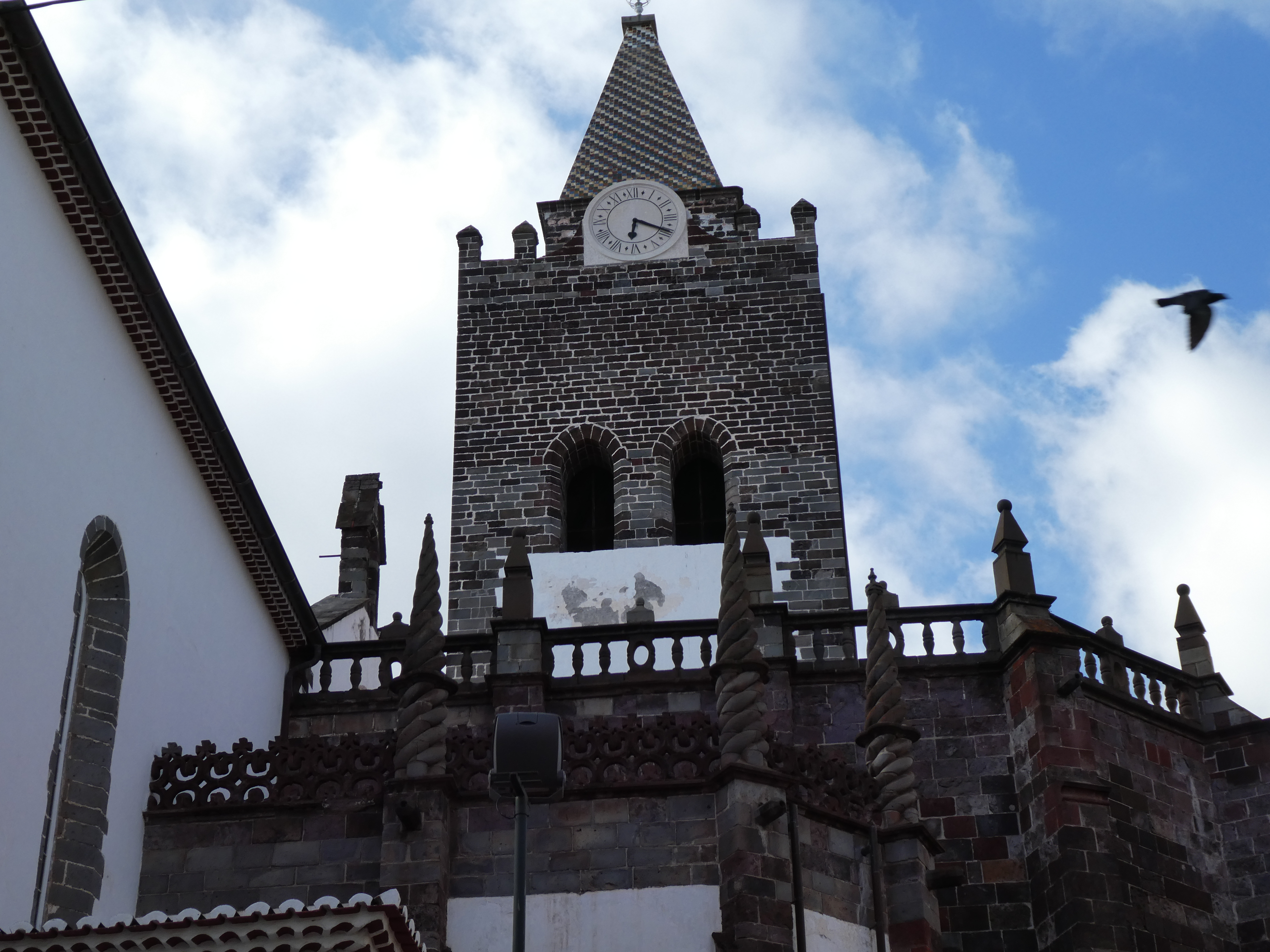 Sé Catedral de Nossa Senhora da Assunção Funchal - back gedrehte Türmchen