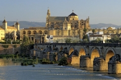 Mezquita y puente romano sobre el Guadalquivir