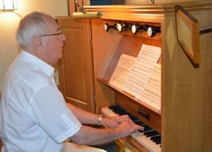 .. und an der Orgel.