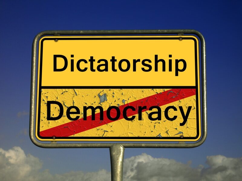 Democracy Dictatorship  - geralt / Pixabay