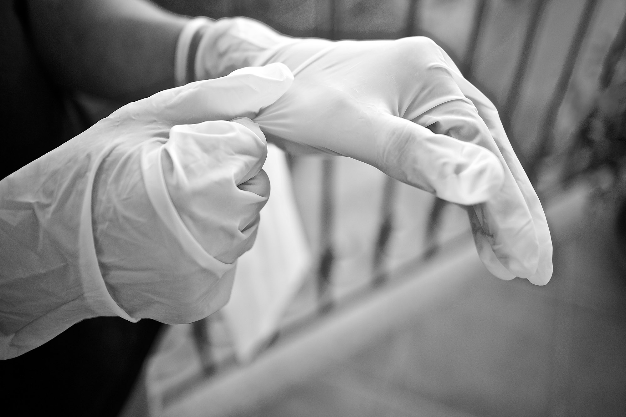 perfekt-reinigungsservice-gebaeudereinigung-handschuh