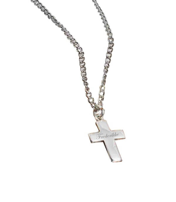 Kors og halskæde i sterling sølv og med personlig gravering