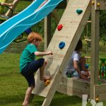 32X1631 @wall_climbing_wall_playtower_wood_stones_9_0 (1) PETER-HOLMBERG