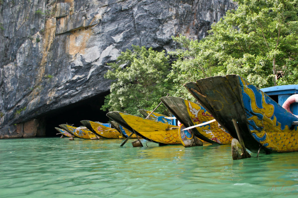 Dragon boat at the entrance gate of Phong Nha Cave