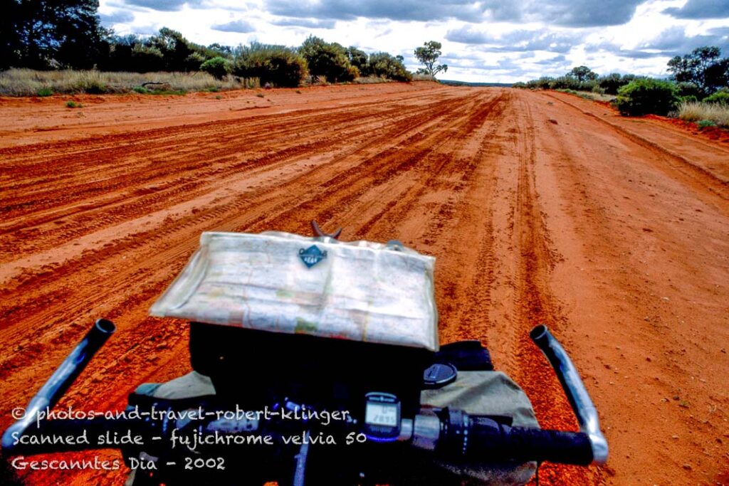 Gravel road in the Simpson dessert, Australia
