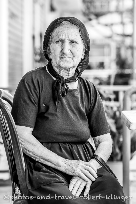 A widow in Albania, Every man is smoking in Albania