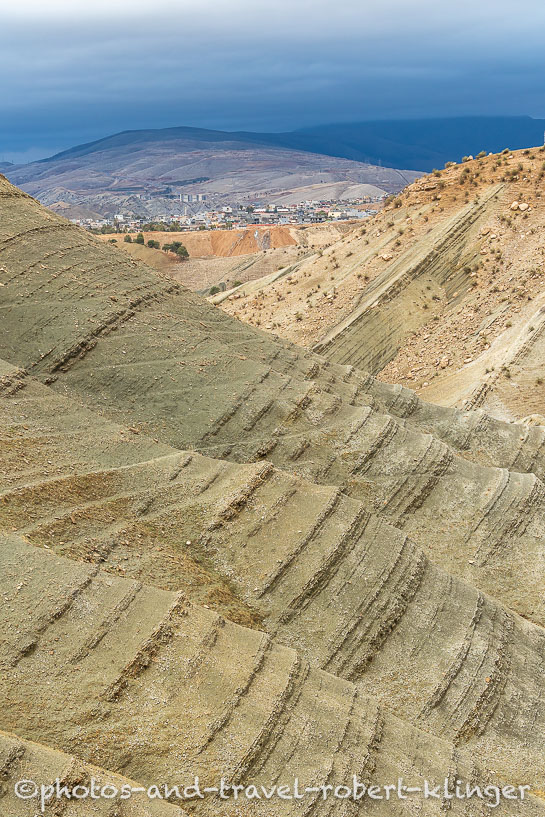 Interesting geology around Dukan, Kurdistane, Iraq