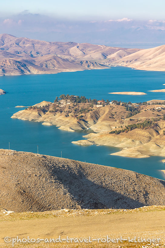 Lake Dukan at the town of Dukan