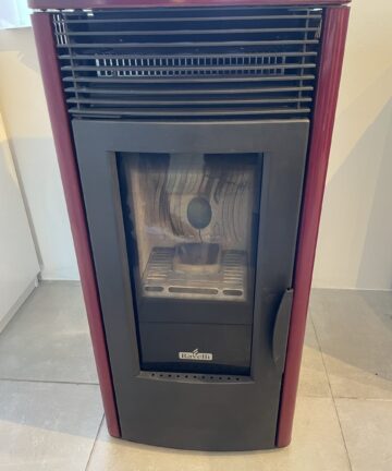 Brugt Mavi med konvektion 6,5 kW. og topafgang Rød