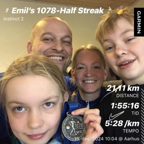 Vi deltog alle 4 i løbet på Løgten Østervej, hvor vi boede fra 2014-18.
Sussi slog rekord m 12,75km og Magnus m 11,33km.