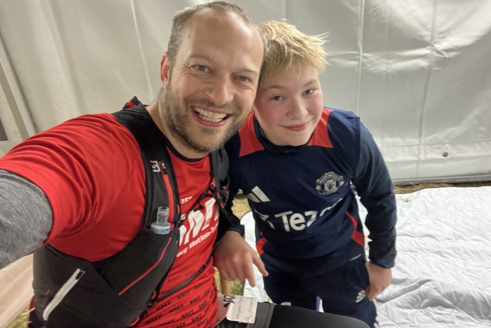 Magnus løb over 30 km inden de tog i hytten for at sove