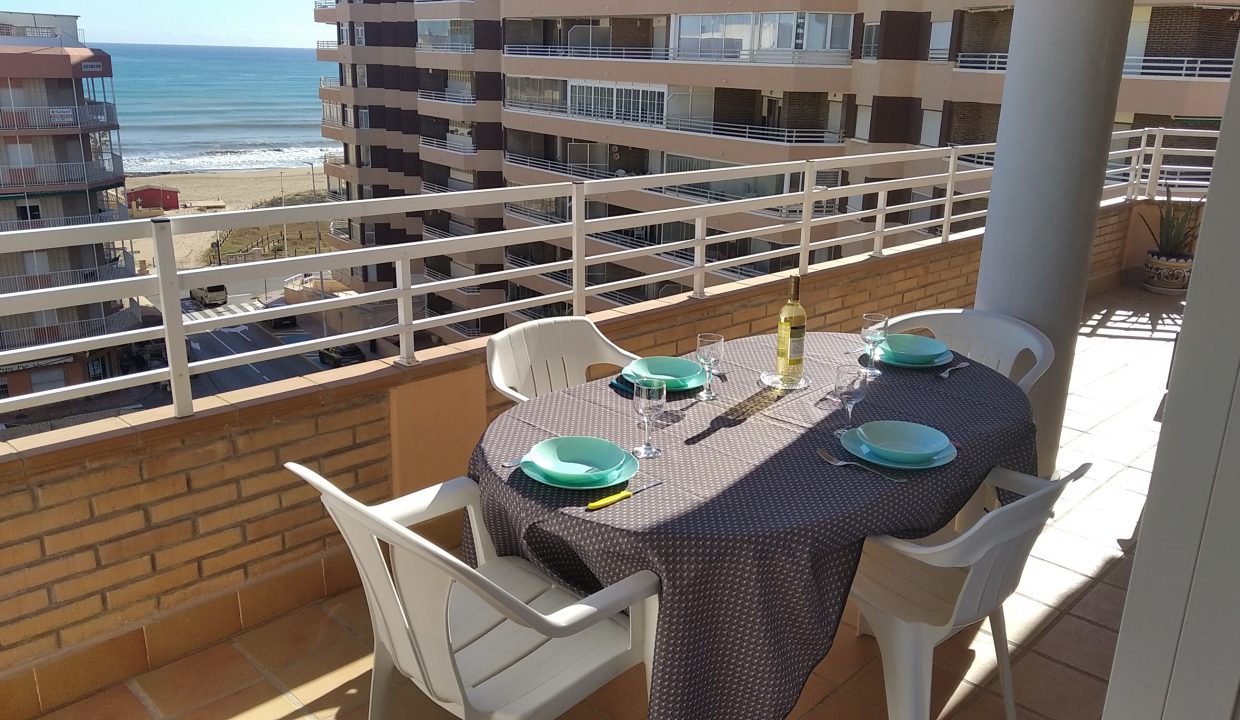 Dining Area With Beach View At The Terrace - PM Torrevieja