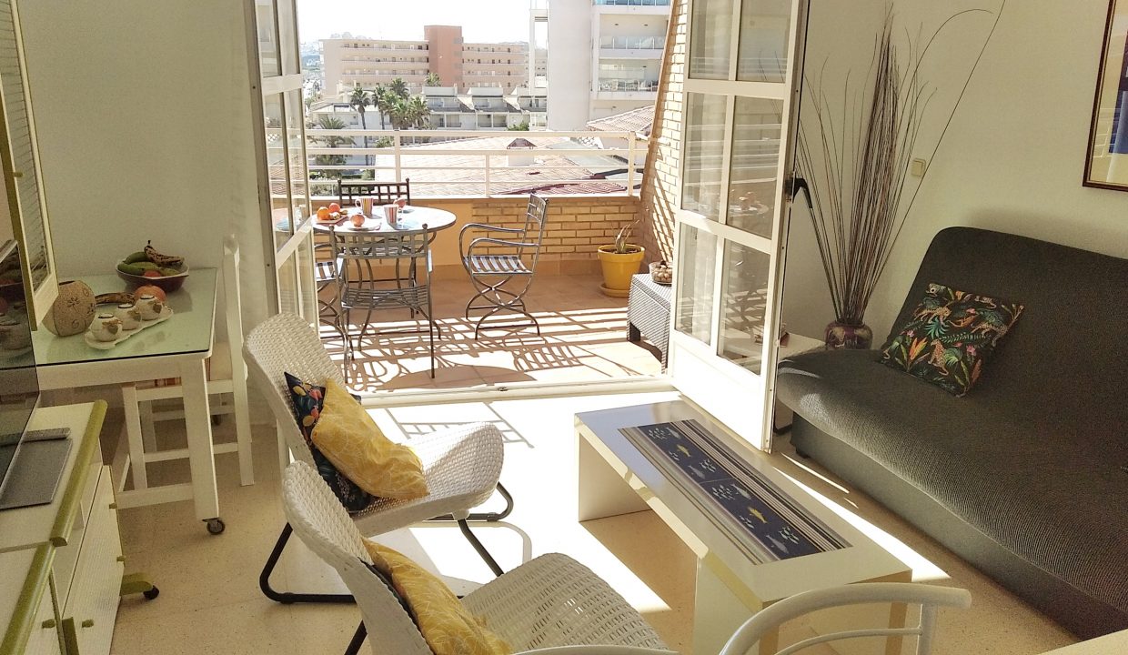 Living Room With Private Entrance To Terrace - PM Torrevieja