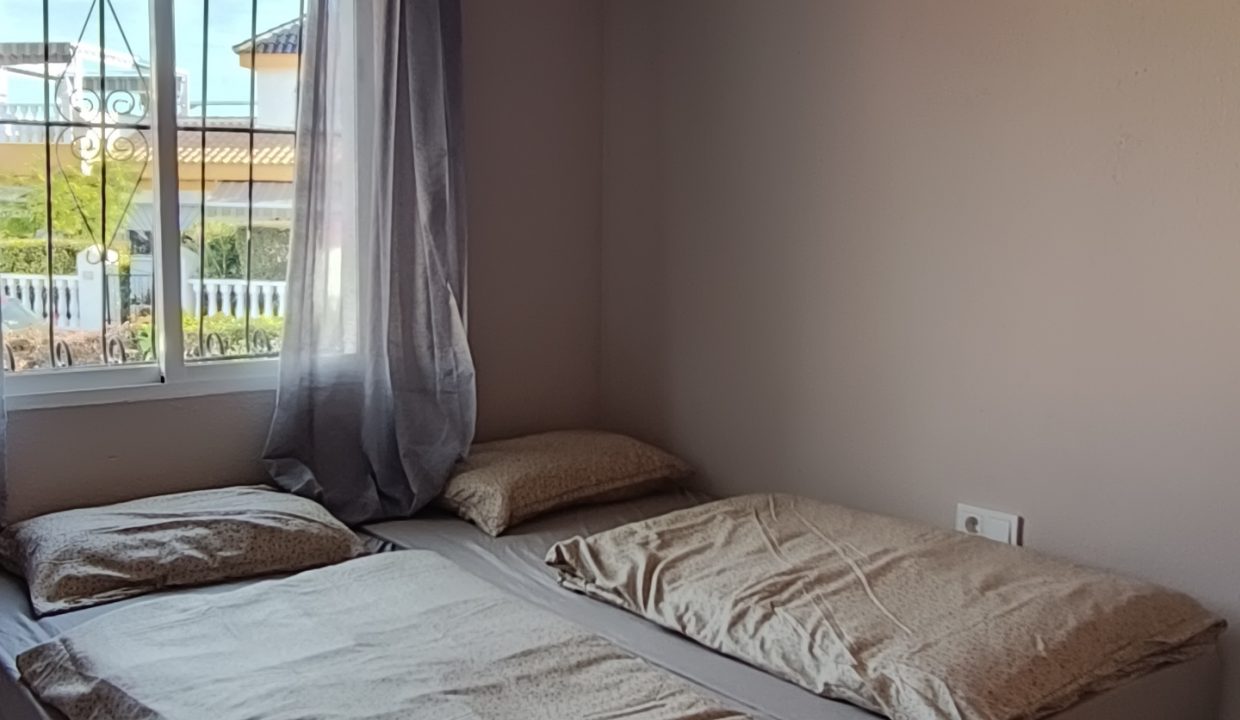 Two Single Beds With Ceiling Fan - PM Torrevieja