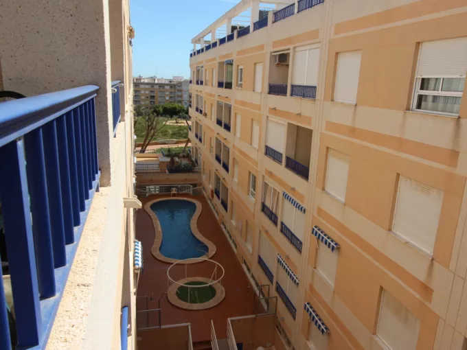 Nice Penthouse located in the center area of Guardamar del Segura. The house has three bedrooms