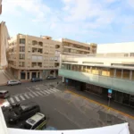 Great opportunity!! Apartment only 100 meters from the beach of Guardamar del Segura - Costa Blanca South and very close to amenities. Property in perfect condition with 86 m2 spread over 3 bedrooms with built-in closets