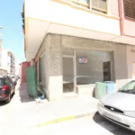 Commercial premises located in the center of the town of Guardamar del Segura. It has an area of 28m2