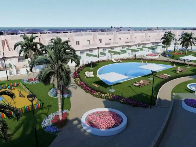 Fantastic new promotion of apartments and penthouses in Playa de las Higuericas in Torre de la Horadada.. The houses have between 2/3 bedrooms and 2 bathrooms.All homes will have large terraces where you can enjoy the sun and unbeatable views