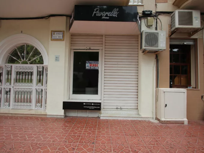 Bussiness premises at Avenida de los Pinos