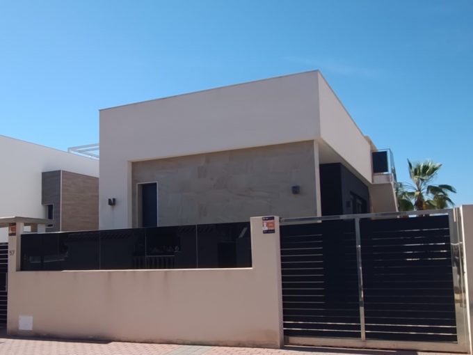 LUXURIOUS VILLA WITH PRIVATE POOL - PM TORREVIEJA
