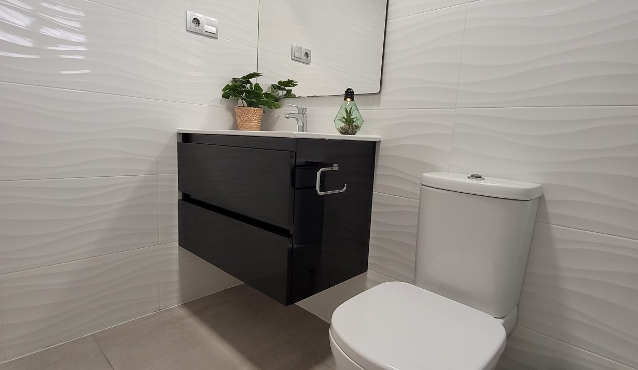 Bathroom - Apartment In Torrevieja