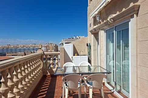 Bright Apartment For Rent - Featured Image