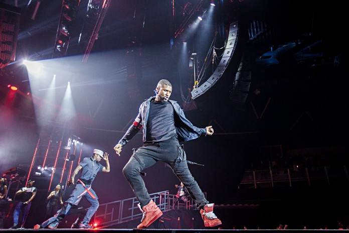 Usher, Forum