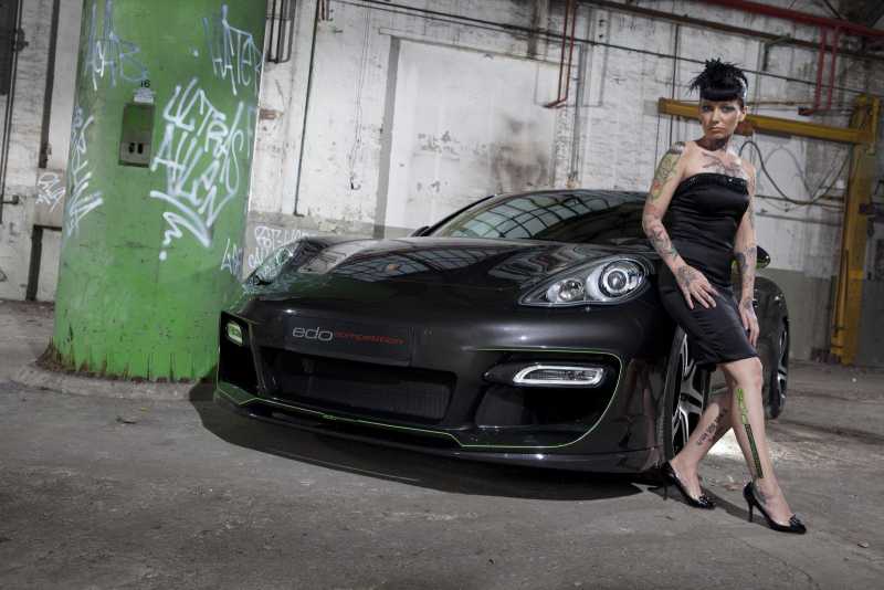 2012-porsche-panamera-s-hellboy-edo-competition-girl-11.jpg