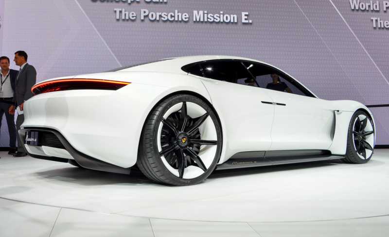 porsche-mission-e-concept-60-full-info-news-car-and-driver-photo-662054-s-original.jpg