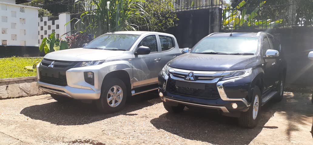 Alur Kingdom took delivery of vehicles pledged by President Yoweri Museveni