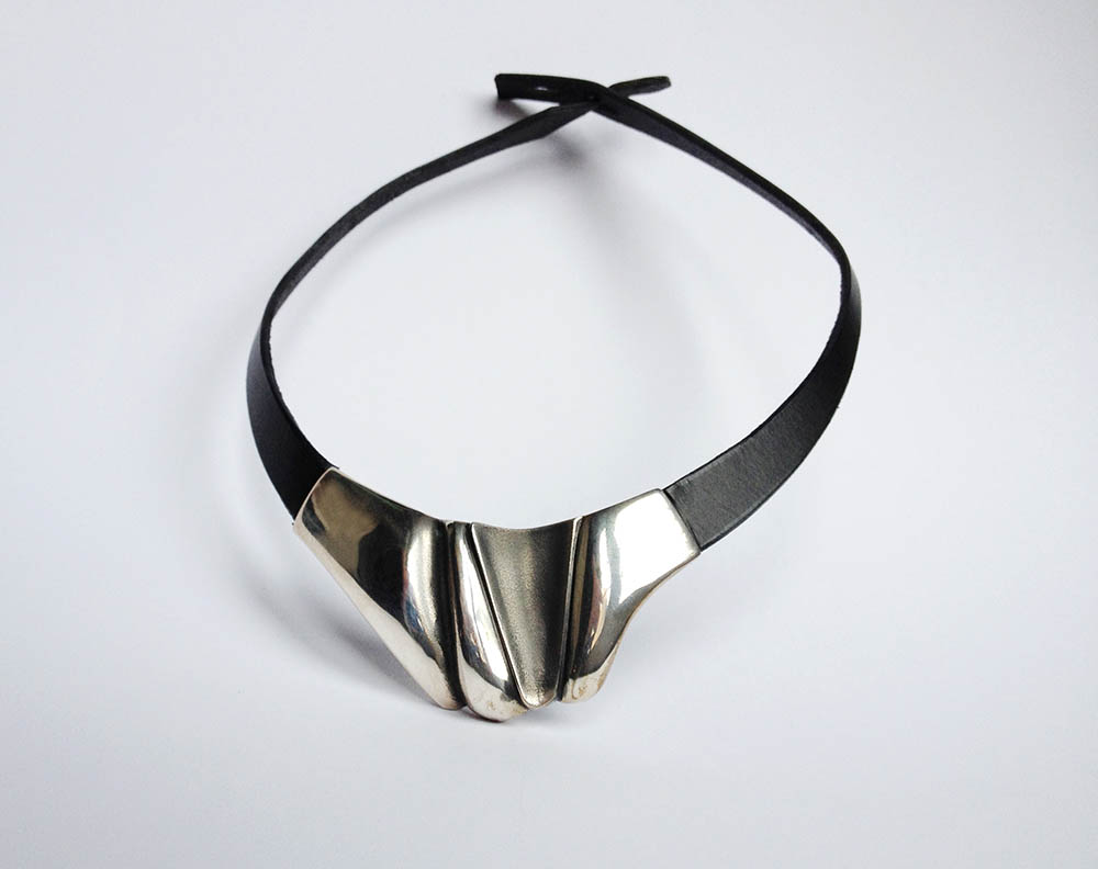 COLLIER NO.3 SILVER - Image 2