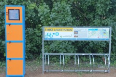 Verschließbare E-Bike Ladestation an der Scheune Bollewick