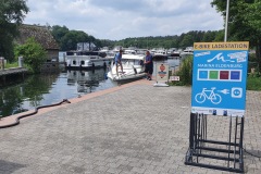 Vorderseite der Ladestation "Yachtcharter-Marina-Eldenburg"