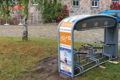Abschließbares 6-fach E-Bike Lade-Parksystem im Rügenhof Kap Arkona - Rückseite