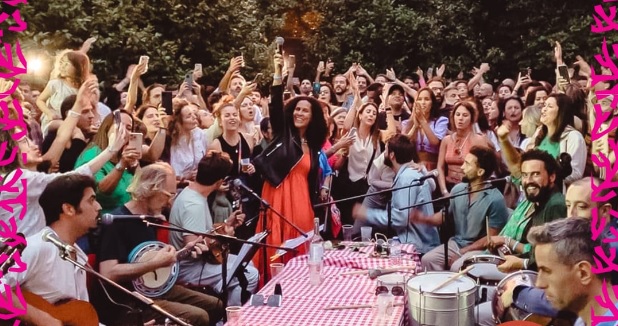 Palco Roda Samba com Orquestra Bamba Social no Marés Vivas