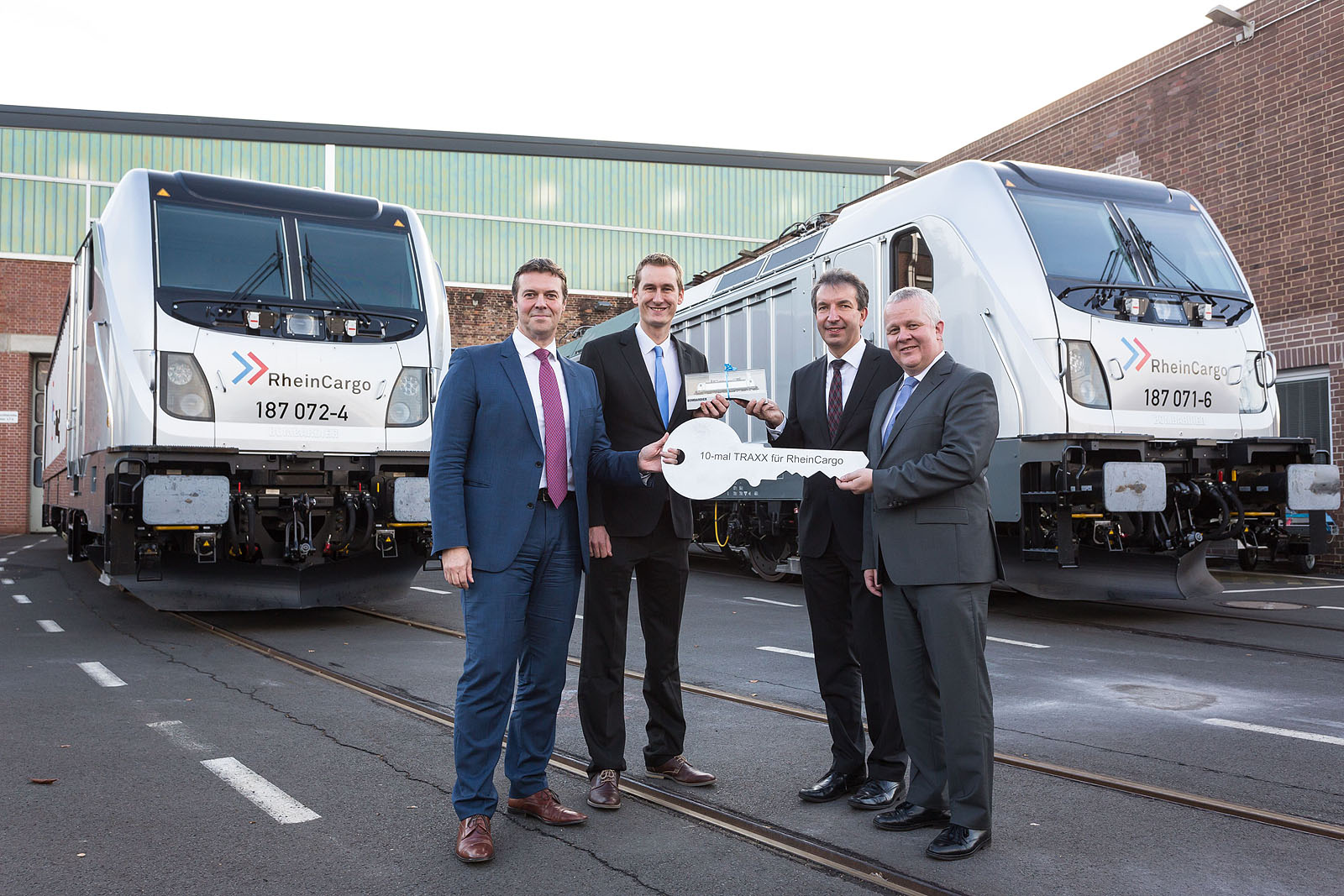 Bombardier in Kassel uebergibt am Donnerstag, den 24.11.2016, zwei Lokomotiven an RheinCargo. Foto: Bombardier/Heiko Meyer