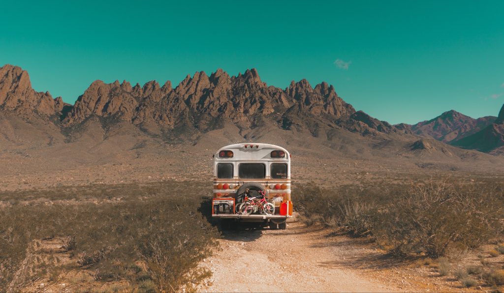 Ellas van in the dessert.